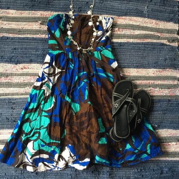 The Limited Dresses & Skirts - Cute Strapless Summer Dress!